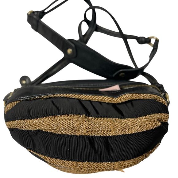 RARE Vintage Y2K Juicy Couture Black
PU and Straw barrel bag Crossbody - Picture 7 of 14